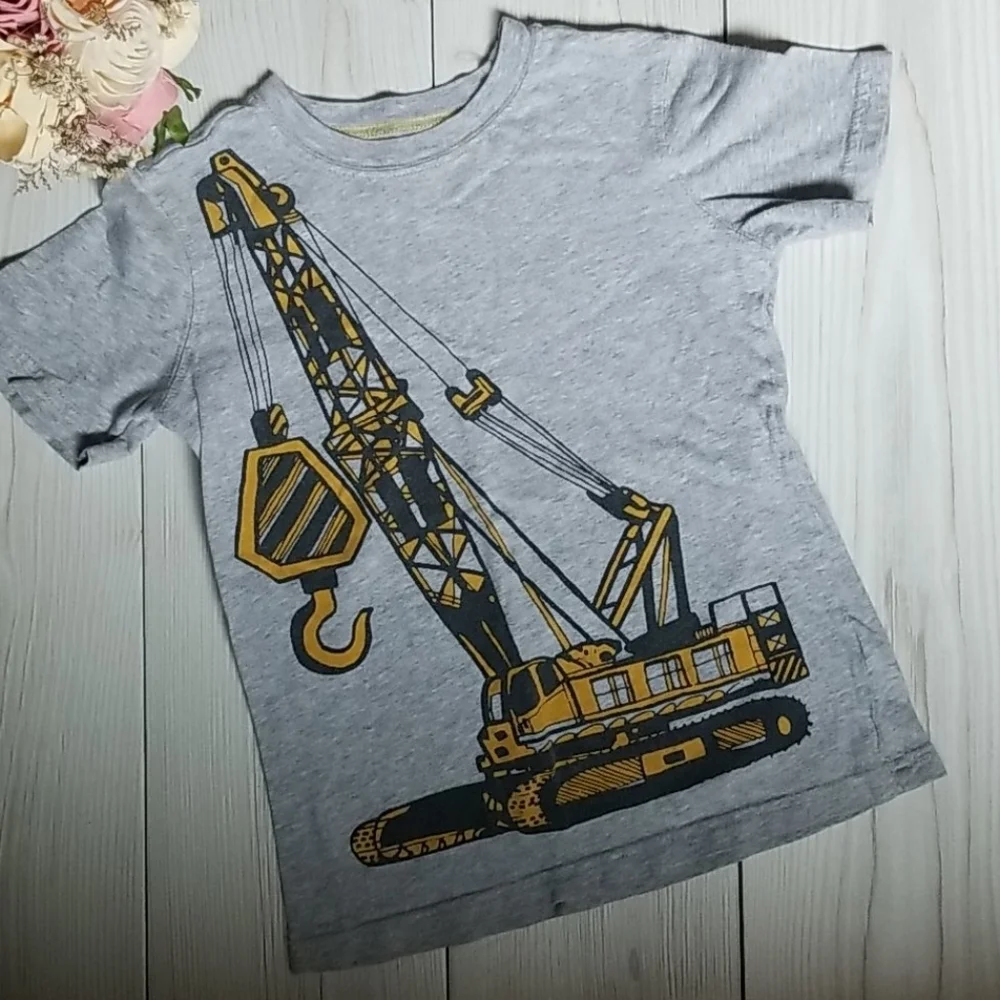 Carter's gray crane short sleeve t-shirt (Size 5)